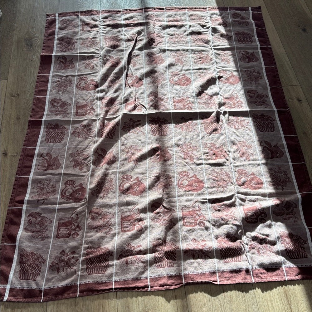 Cottagecore Patterned Table Cloth - Picture 5 of 7